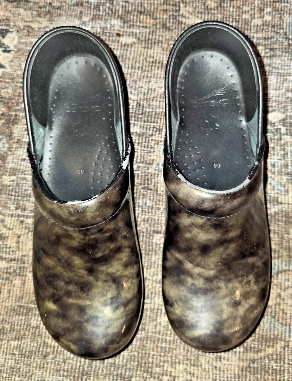Dansko Professional 40 W9.5-10 Gray Black Patent Leather Nursing Work Clogs